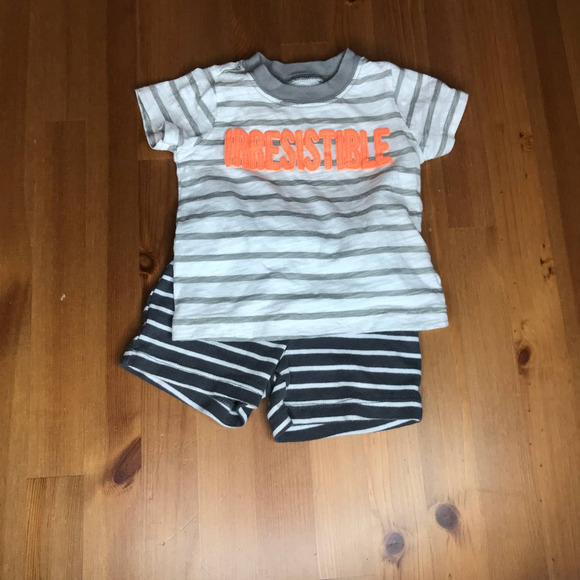 CARTER'S Four Piece Striped Gray Bundle, size 6 months - Picture 7 of 7